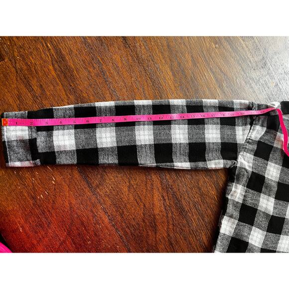 Black and White Plaid Flannel Shirt Women's size Small - Picture 6 of 6
